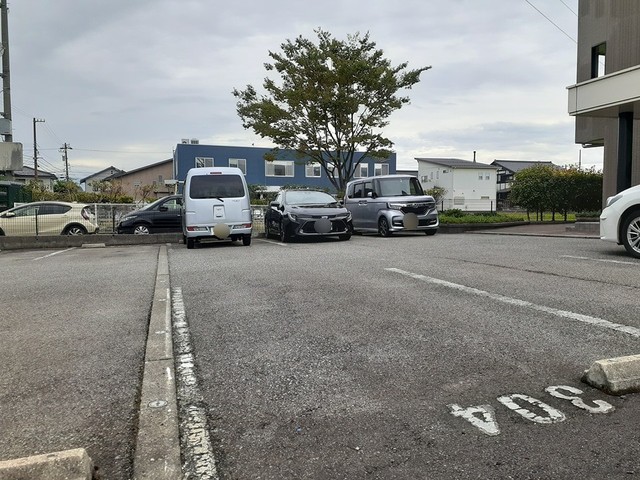 駐車場 写真12