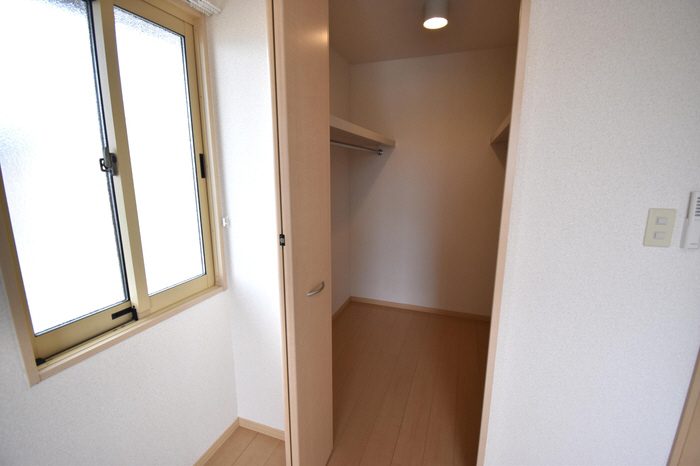 収納 ウォークインクローゼット 写真8