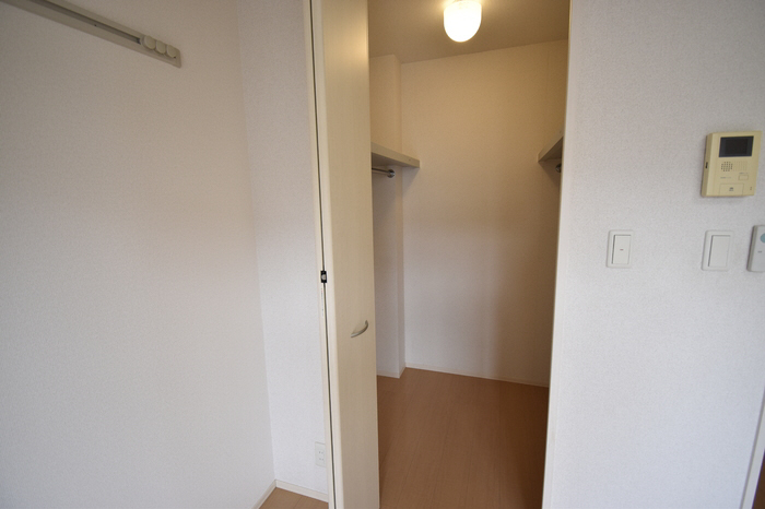 収納 ウォークインクローゼット 写真8