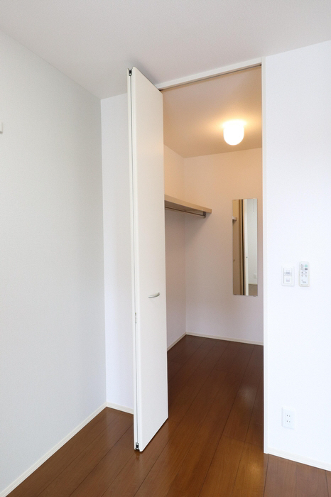 収納 ウォークインクローゼット 写真8