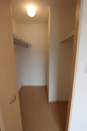 収納 ウォークインクローゼット 写真9