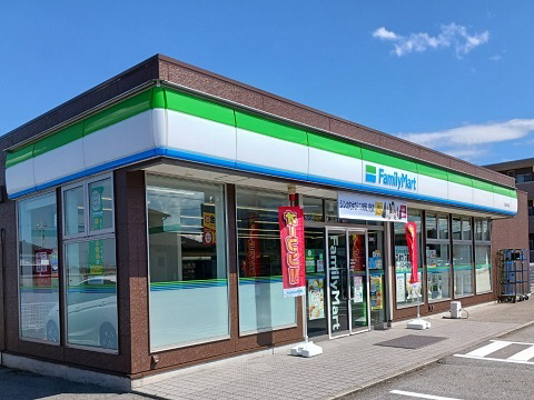 周辺 ファミリーマート富山金代店まで750m 写真15