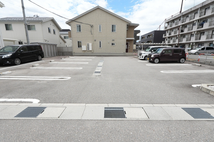 駐車場 V drug富山掛尾店 写真30