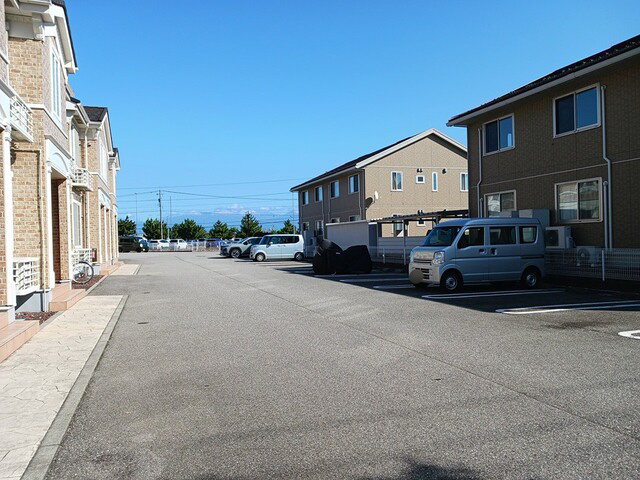 駐車場 サークルKまで550m 写真16