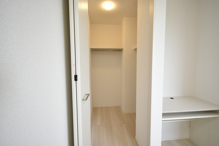 収納 ウォークインクローゼット 写真8
