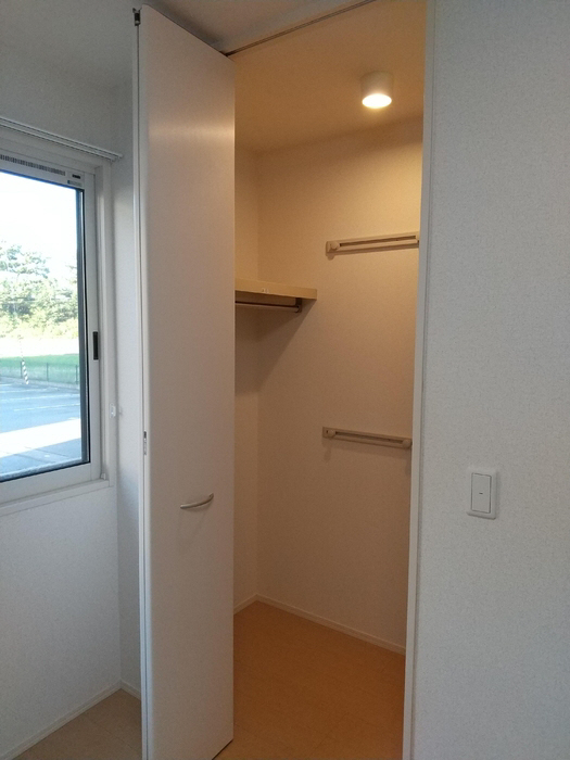 収納 ウォークインクローゼット 写真9