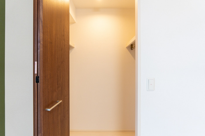 収納 ウォークインクローゼット 写真13