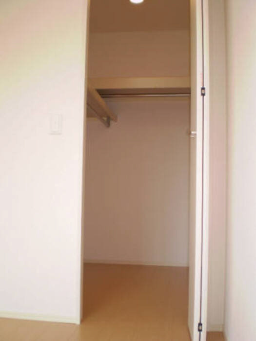 収納 ウォークインクローゼット 写真4