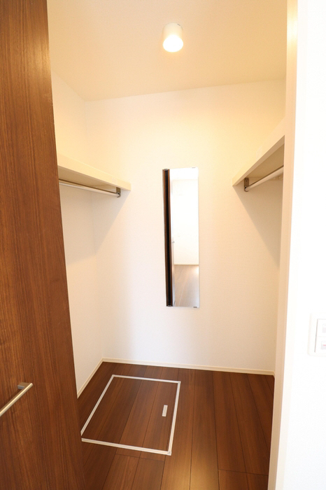 収納 ウォークインクローゼット 写真9