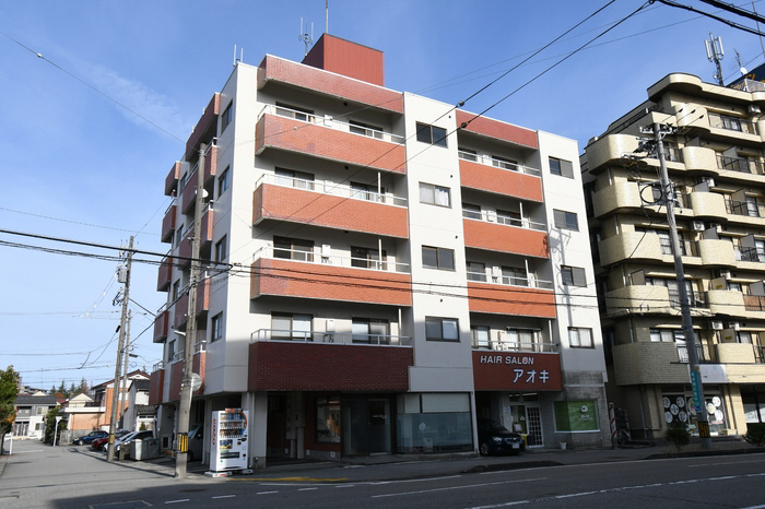 メゾンひまわり